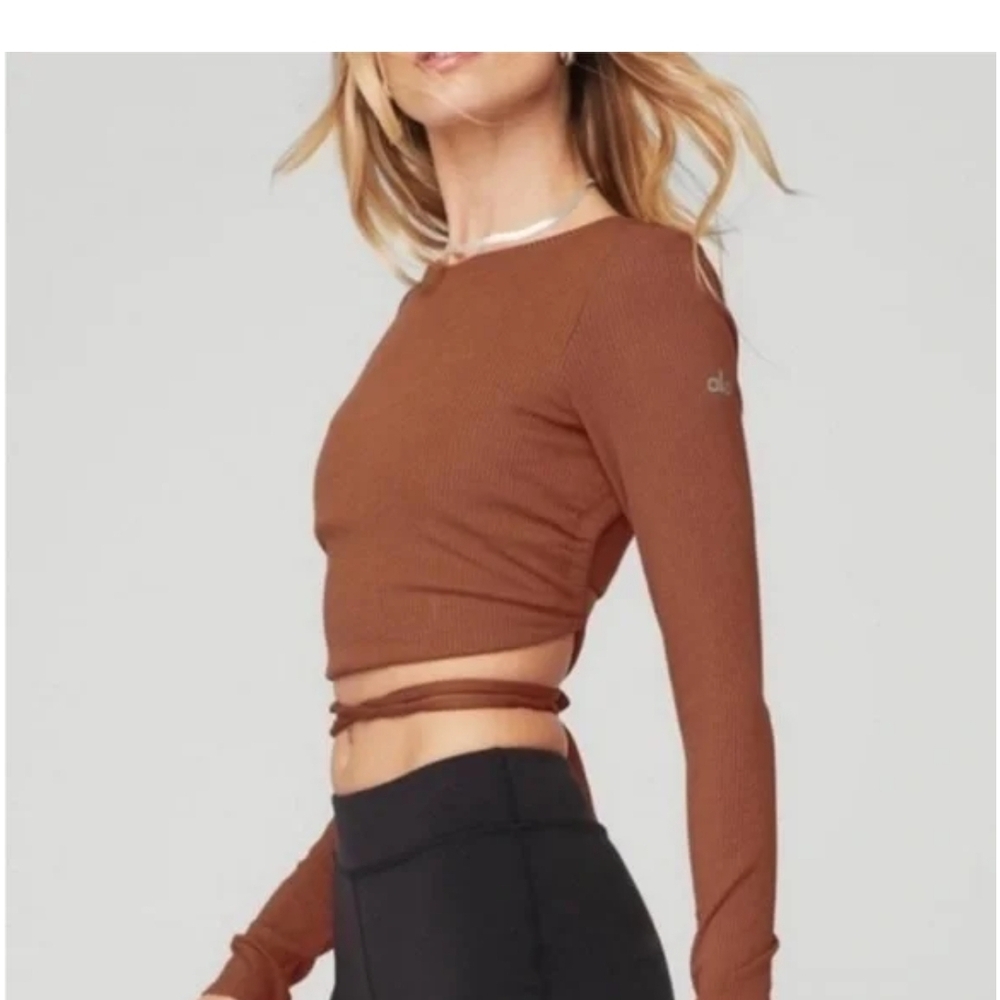 Alo Yoga Ribbed Manifest Long Sleeve in Rust XS